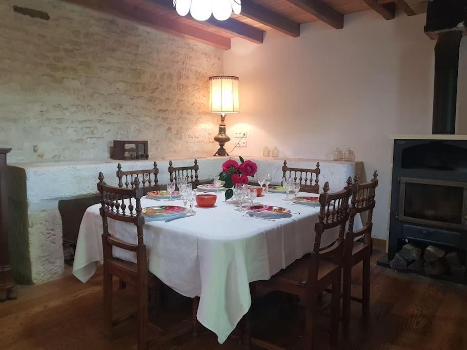 Les Maisons De Jean Et Eva 5 Chambres Nalliers  Εξωτερικό φωτογραφία